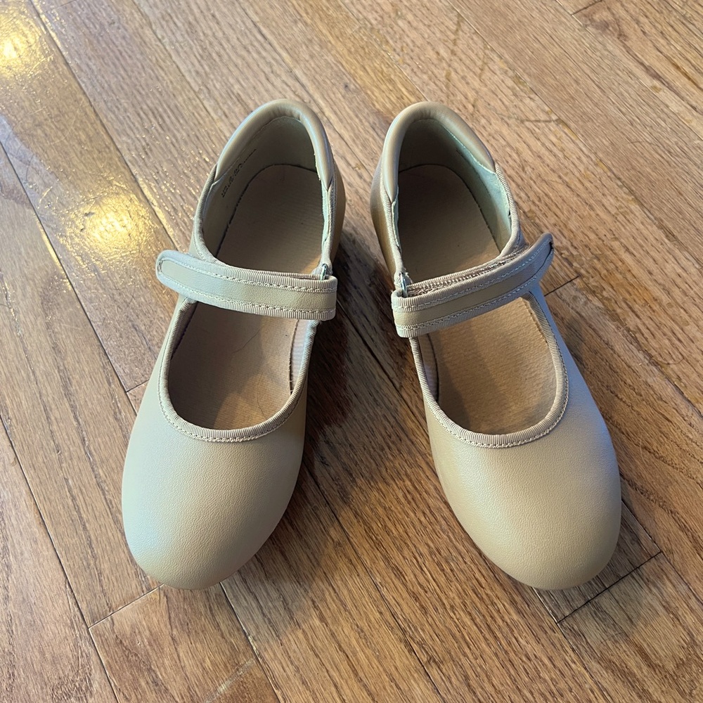 Easy Strap Tap Shoe for Girls size 2.5 M